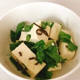 切って和えるだけ！豆腐とレタスの塩昆布和え